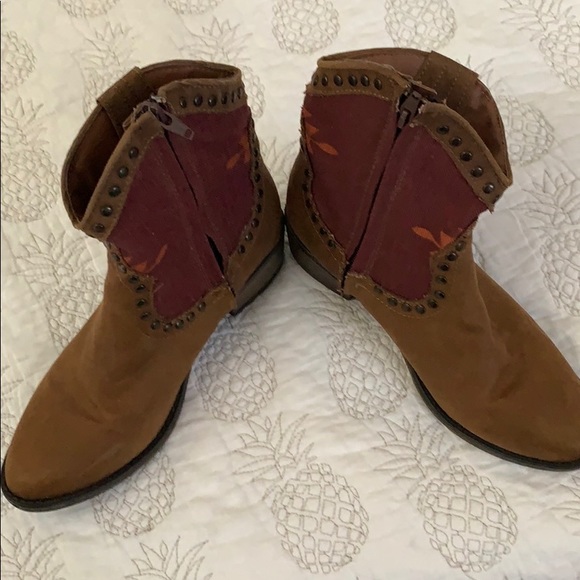 Short Boot - Picture 3 of 7